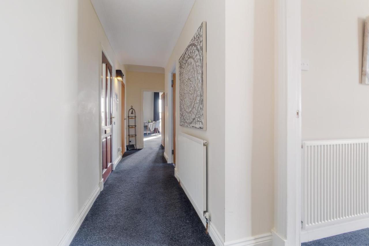 Beautiful 2 To 3 Bed Apartment With Stunning Views! Эр Экстерьер фото
