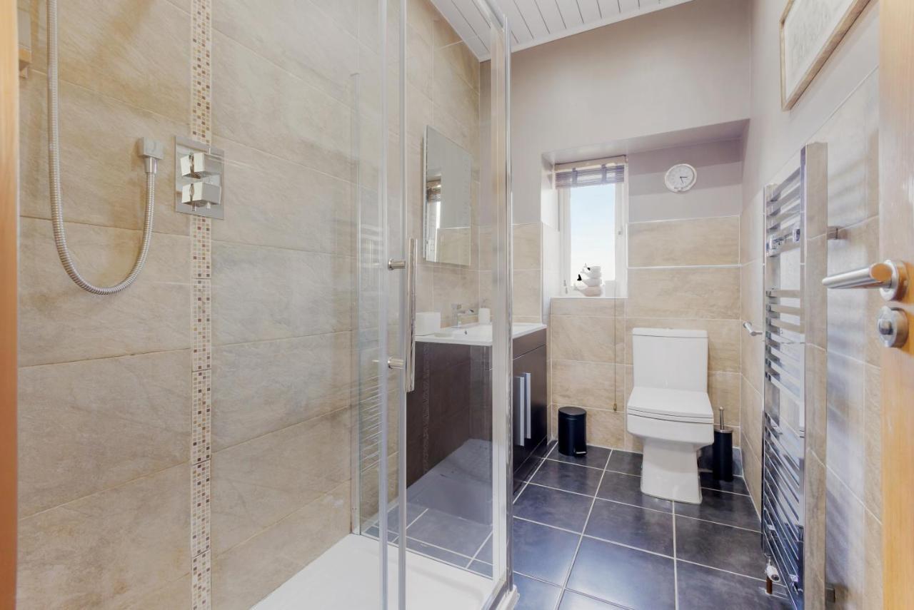 Beautiful 2 To 3 Bed Apartment With Stunning Views! Эр Экстерьер фото